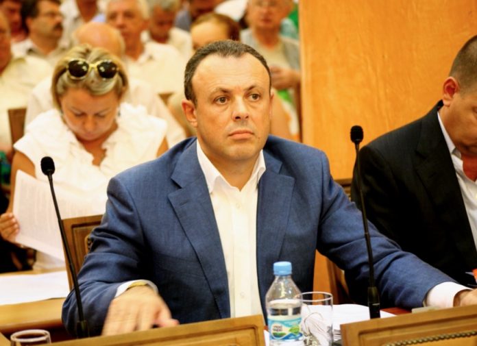 Спивак Дмитрий Павлович (Співак Дмитро) - биография. Политик. Журналист. Телеведущий NewsOne. Эксперт