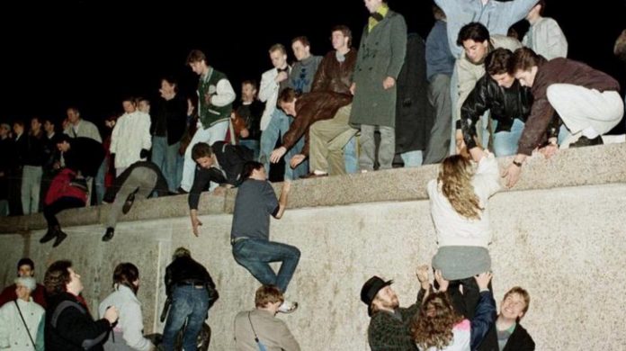 История Берлинской стены. Кто и зачем ее построил? Дата основания и разрешения