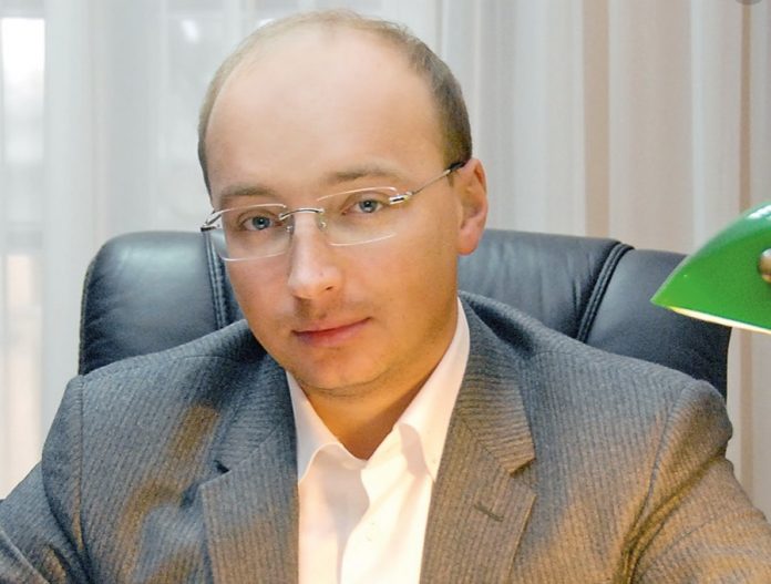 Василик Виталий Валентинович (Василик Віталій) - биография. Заместитель министра юстиции. Декларация