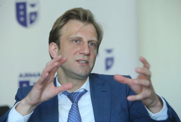 Янчук Антон Владимирович - биография. Юрист. АРМА. Декларация