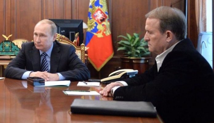 Путин встретился с Медведчуком в России