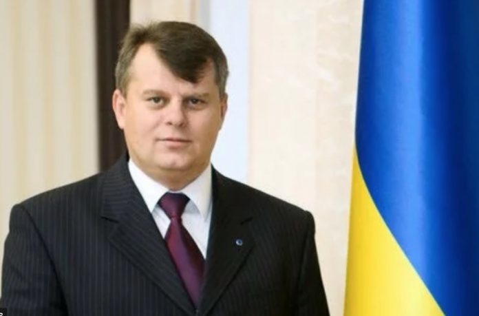 Трюхан Вадим Валерьевич - биография. 60 минут. Политолог. Дипломат. Семья. Родители