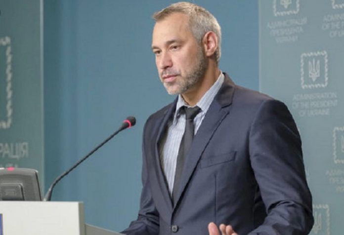 Рябошапка решил изменить группу прокуроров по делу расстрелов на Институтской
