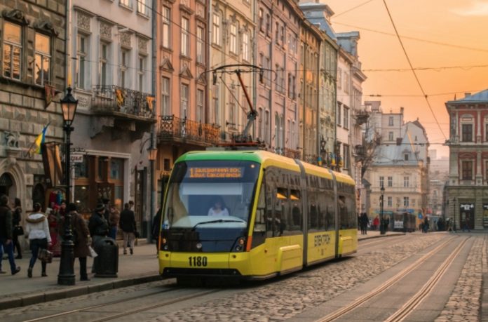 В электротранспорте Львова подняли стоимость проезда