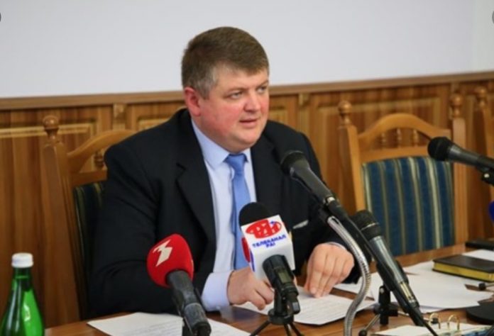 Федорив Виталий Васильевич (Федорів Віталій) - биография. Глава Ивано-Франковской ОГА. Семья. Декларация