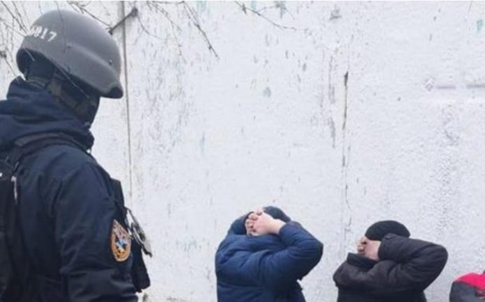 Хмельницкого психолога подозревают в сбыте метадона