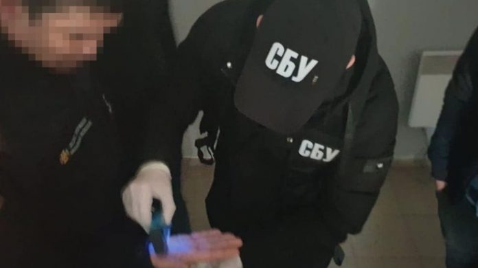 В Черкасской области сотрудники СБУ задержали чиновника на взятке