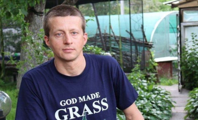 Мужчина, которого судят за выращивание конопли 