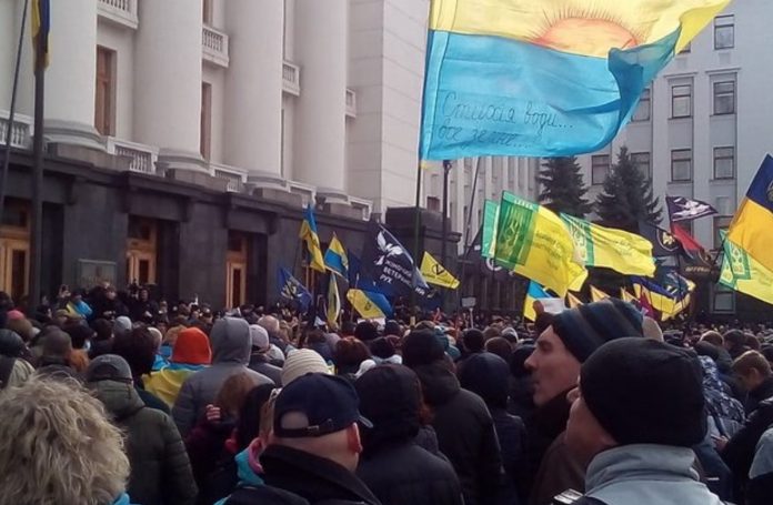 В Киеве прошел марш патриотов