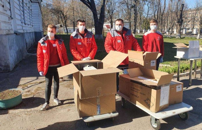 «Новая почта» передала 2 аппарата ИВЛ, рентген и препараты в больницу Полтавы