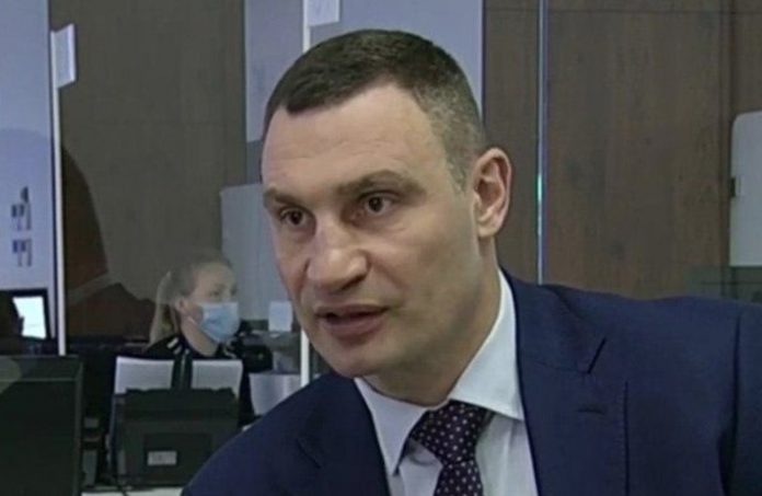 Кличко: Среди нас могут быть сотни людей, которые не знают, что они заражены