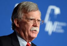 Экс-советник Трампа сообщил, что Дональд шантажировал Украину Экс-советник Трампа сообщил, что Дональд шантажировал Украину