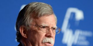 Экс-советник Трампа сообщил, что Дональд шантажировал Украину Экс-советник Трампа сообщил, что Дональд шантажировал Украину